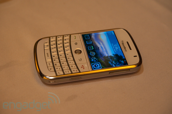 The white BlackBerry® Bold™ 9700 smartphone provides top-of-the-line 