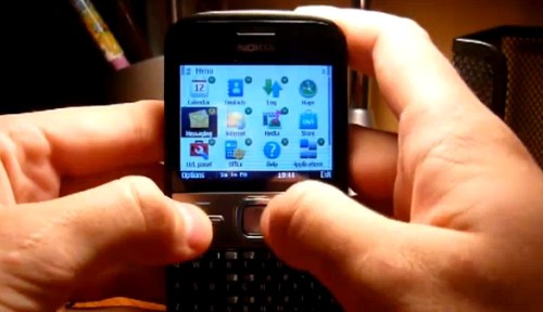 Nokia E5 Multitasking - runs 74 Apps at once