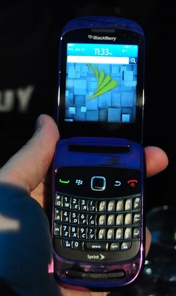 BlackBerry Style 9670 - Clamshell Smartphone from RIM