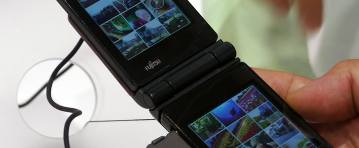 Fujitsu Dual Touchscreen Phone Prototypes at Createc 2010