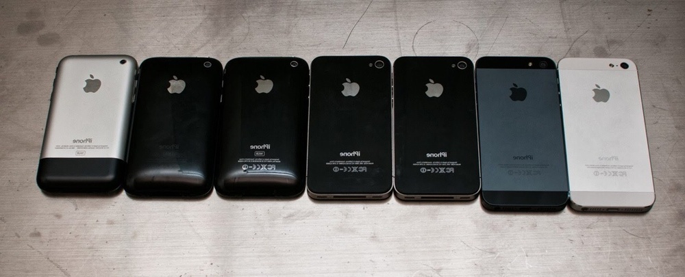 [Picture] All 7 Generations of Apple iPhone At One Place