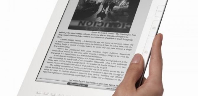 Amazon Kindle 3g + Wi-Fi available at $139