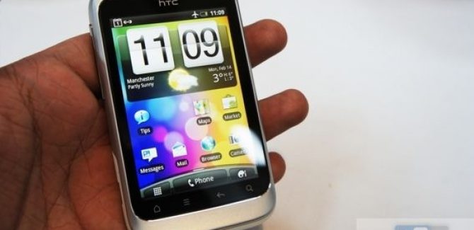 HTC Wildfire S - Front View